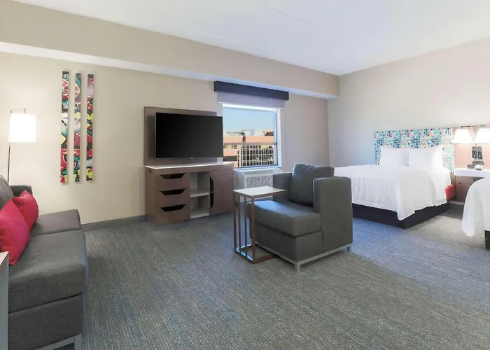 Hampton Inn & Suites Pittsburgh Downtown